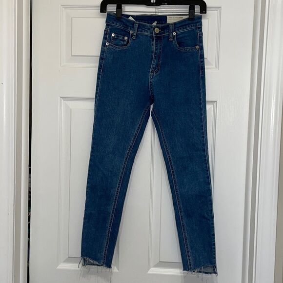 Rag & Bone Mid-Rise Ankle Skinny in Hampton - Picture 2 of 12